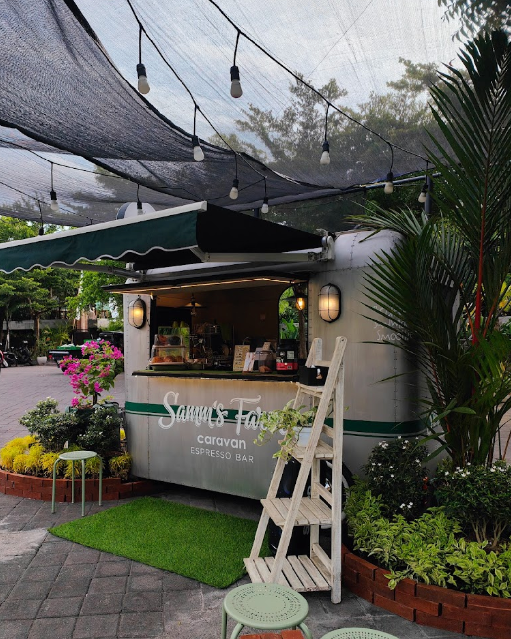 Samm's Farm - Caravan