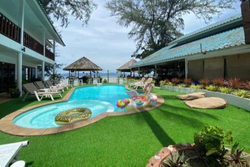 Tiki Beach Resort & Coworking