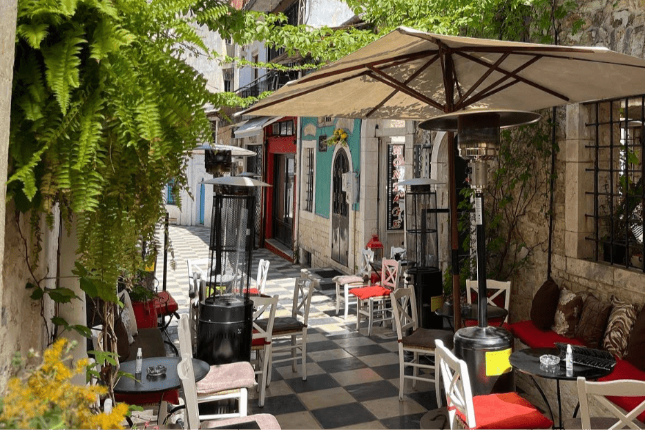 Montage All - Day Cafe & Bar - globalnomadpass